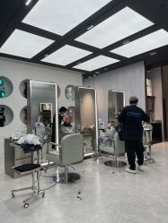 -PE SALON