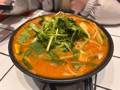 招牌炸酱小锅米线-肥汁米蘭香港米线(长宁来福士店)