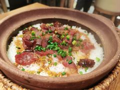 自制生晒腊味煲仔饭-常来小聚·广州非遗传承餐厅(地王广场店)