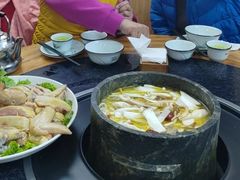 -南渝食府.墨脱石锅松茸鸡