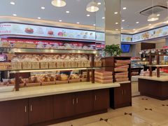 面包甜点陈列柜-红宝石·鲜奶小方·海派西点房(南丹店)