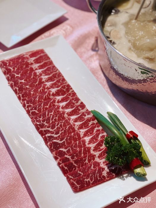 行家海鲜火锅酒家(静安寺店)霜降牛肉图片