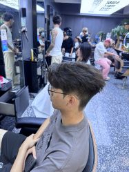 -藤野造型专业烫染接发