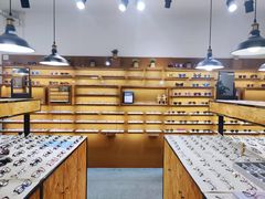 -罗伯特眼镜·蔡司官方授权(罗湖国贸店)