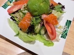 三文鱼牛油果沙拉-琴寿司居酒屋(中山广场店)