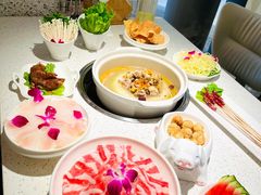 -三人行骨头王火锅(长寿店)