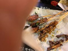 -何师烧烤·香辣蟹·川菜·30年老品牌(太古里旗舰店)