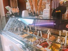 -Gelateria Dondoli