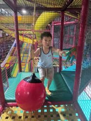 -趣玩空间蹦床乐园(临平旗舰店)