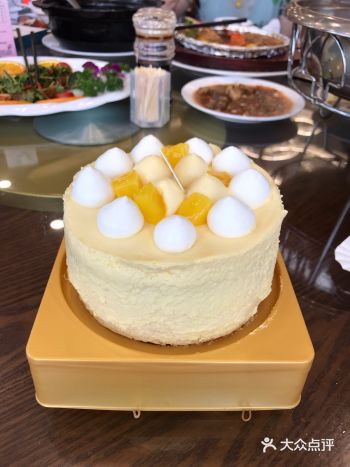 甜而不腻好吃极了，这个生日蛋糕性价比很高！