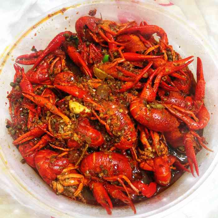 外卖回家吃的味道非常好小龙虾个个饱满微辣基本不辣下次买中辣的