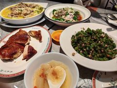 美极豉油灼鲜鱿-皇后餐厅-煲仔·小菜·打边炉(古北店)