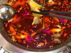 经典红锅-蛙一刀·麻椒鱼火锅(金仙桥店)