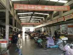 -七宝蔬菜农副产品综合交易市场-停车场