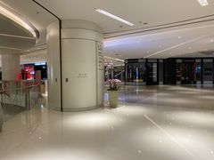 -lululemon(上海浦东IFC店)