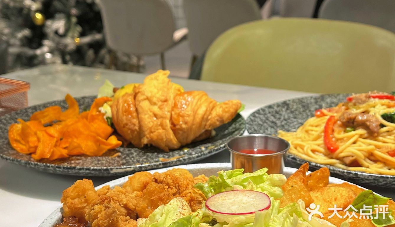 一家氛围感很强的餐厅！！喜欢kakao friends看过来