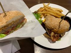 -拉亚汉堡经典餐厅(商城路店)