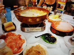 -鲜入围煮花胶鸡海鲜火锅