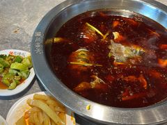 -忘情水鱼头·鲜鱼火锅(滨江中路店)