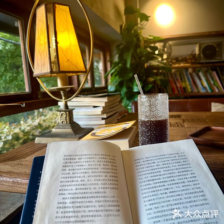 探店日记｜看得到黄鹤楼的咖啡店☕️
