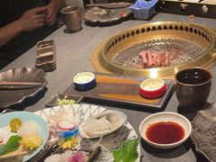 -铭牛烧肉·和牛海鲜自助(高新月牙湖店)