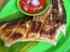 -明记烧鱼美味店