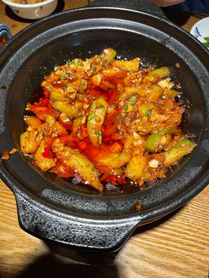 彭厨(番禺店)-"招牌非常显眼.就在路口处,停车算方便,店.