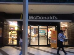 门面-麦当劳(宜安广场店)