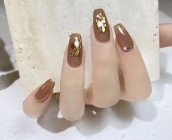 -悦指间美甲美睫