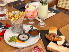 -Mark&Mars Restaurant