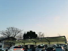 -平望服务区·停车场