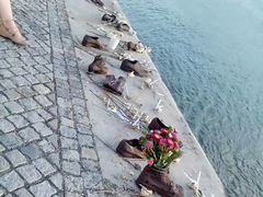 -多瑙河畔鞋履雕塑