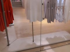 -COS(月星环球港店)