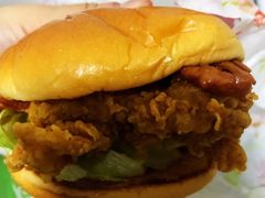 吮指十三鲜小龙虾烤鸡堡/鸡肉卷-肯德基(遵缘店)