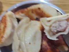 -黄阿姨锅贴大王(万航渡路店)