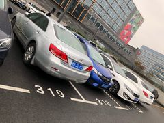 -万象城-停车场