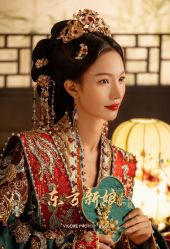 -雪中彩影婚纱摄影·微光艺术中心