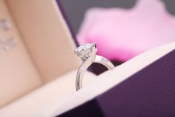 IMG_6976-威德钻石-克拉钻大本营(南京东路店)