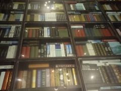 -钟书阁(松江泰晤士小镇店)