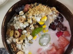 -津椰本·海南正宗椰奶清补凉(店一店)