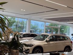 -北京宝诚宝马4S店