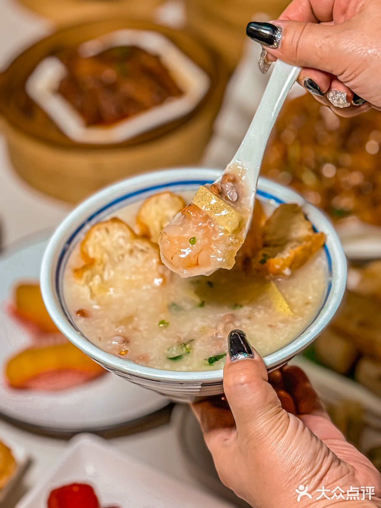 新年的到来来到了荔轼楼这家粤式茶楼，这里的環境优雅