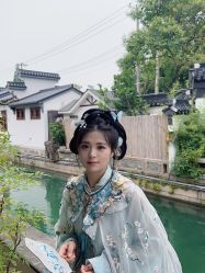 -一揽芳华汉服旗袍体验馆(拙政园店)