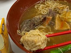 鯪魚球雲吞撈幼麵-下环街市熟食中心