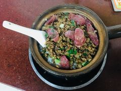 招牌鹅乸煲仔饭-阳江河堤老牌曾记美食