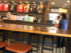 -星巴克臻选(深圳龙华红山天虹店)