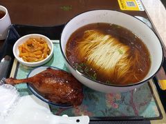 -百年老字号·观振兴蟹黄面·三虾面·苏式面(观前街富仁坊巷店)