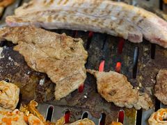 厚切五花肉-·缸桶屋·韩式牛肋条自助烤肉(西湖D11店)