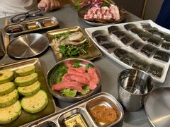 -围炉肉舍•炭烤活鳗•丹东海鲜烤肉(步行街店)