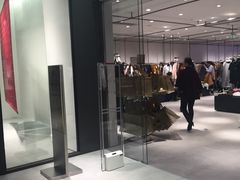 -URBAN REVIVO(欢乐海岸购物中心店)